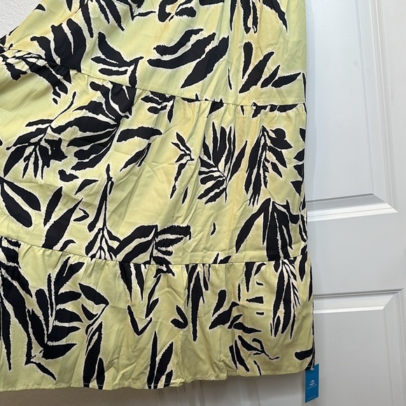 New‎ leaf print v neck maxi tier dress in green/black size Xsmall - Picture 4 of 7